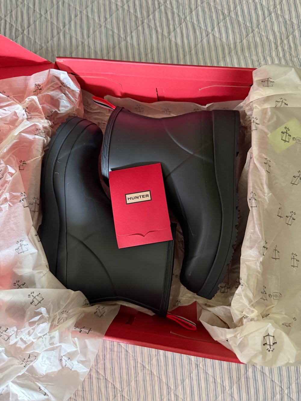 Hunter Authentic Women's Waterproof Rain Boots. 100% authentic. Size 7. Only $75